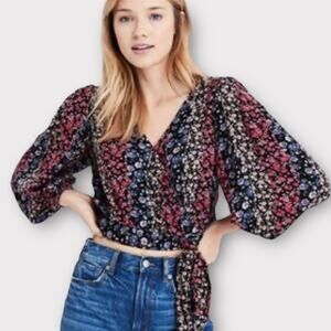 American eagle floral three-quarter sleeve faux wrap crop size extra small